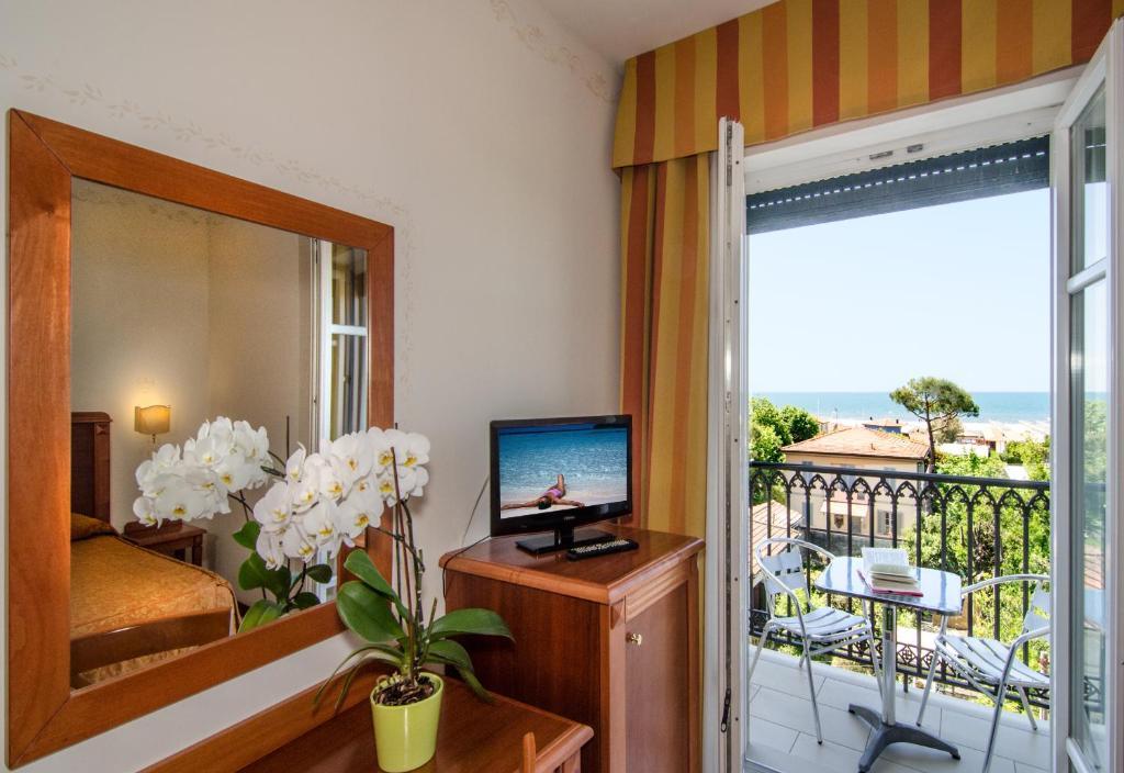 Hotel Villa Ombrosa Marina di Pietrasanta Ngoại thất bức ảnh